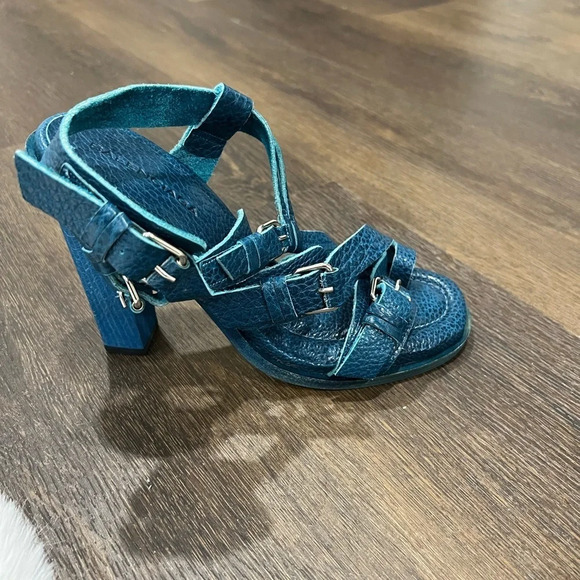 BALENCIAGA Leather Ankle Strap heels - Picture 4 of 8